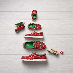 wendy holiday sweater red/green